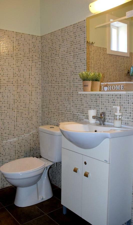 House Inside Garden Apartment Volos Luaran gambar