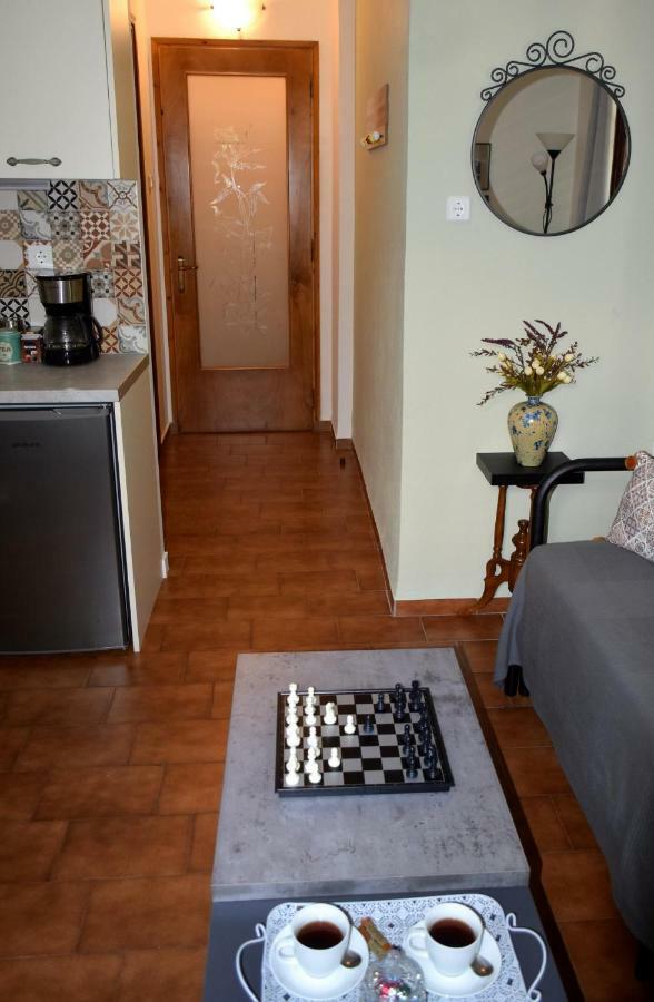 House Inside Garden Apartment Volos Luaran gambar