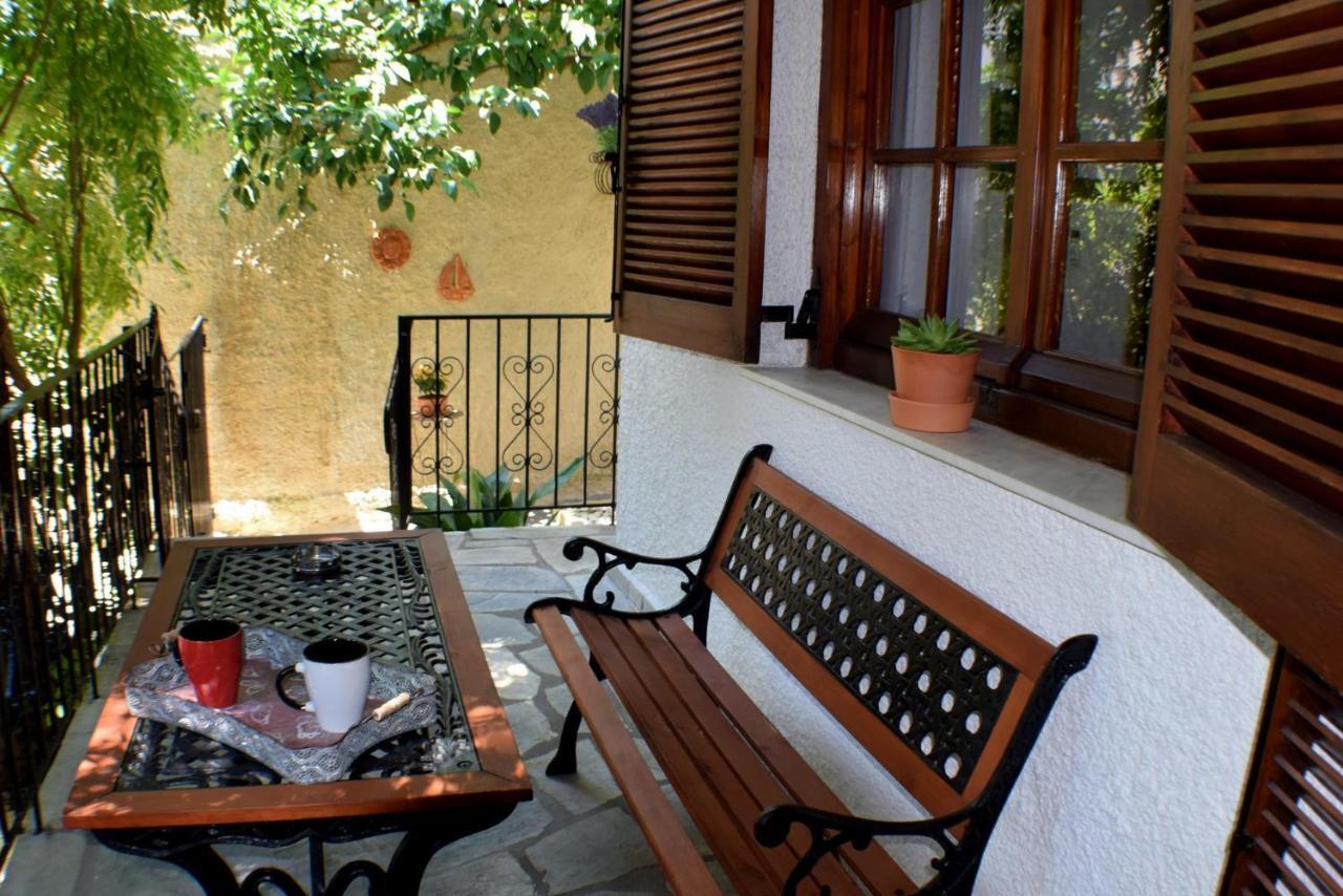 House Inside Garden Apartment Volos Luaran gambar