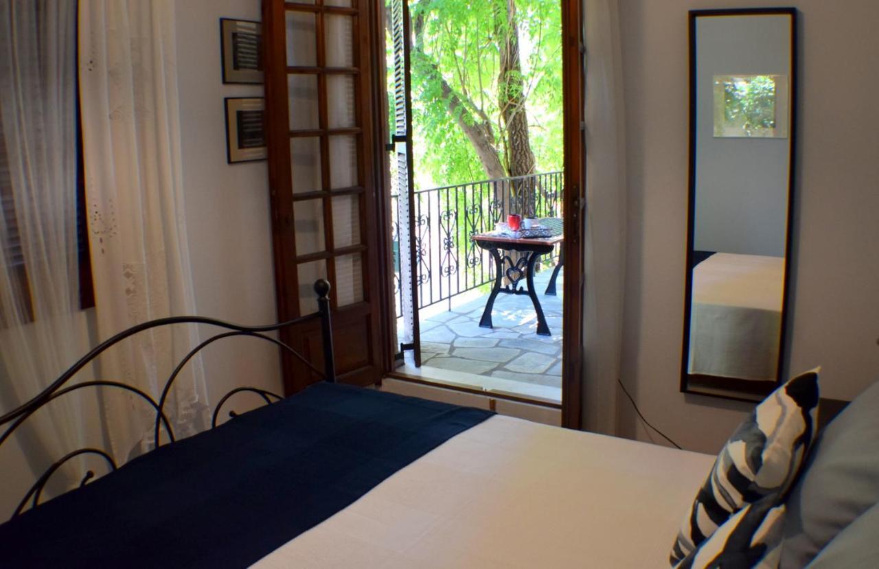 House Inside Garden Apartment Volos Luaran gambar
