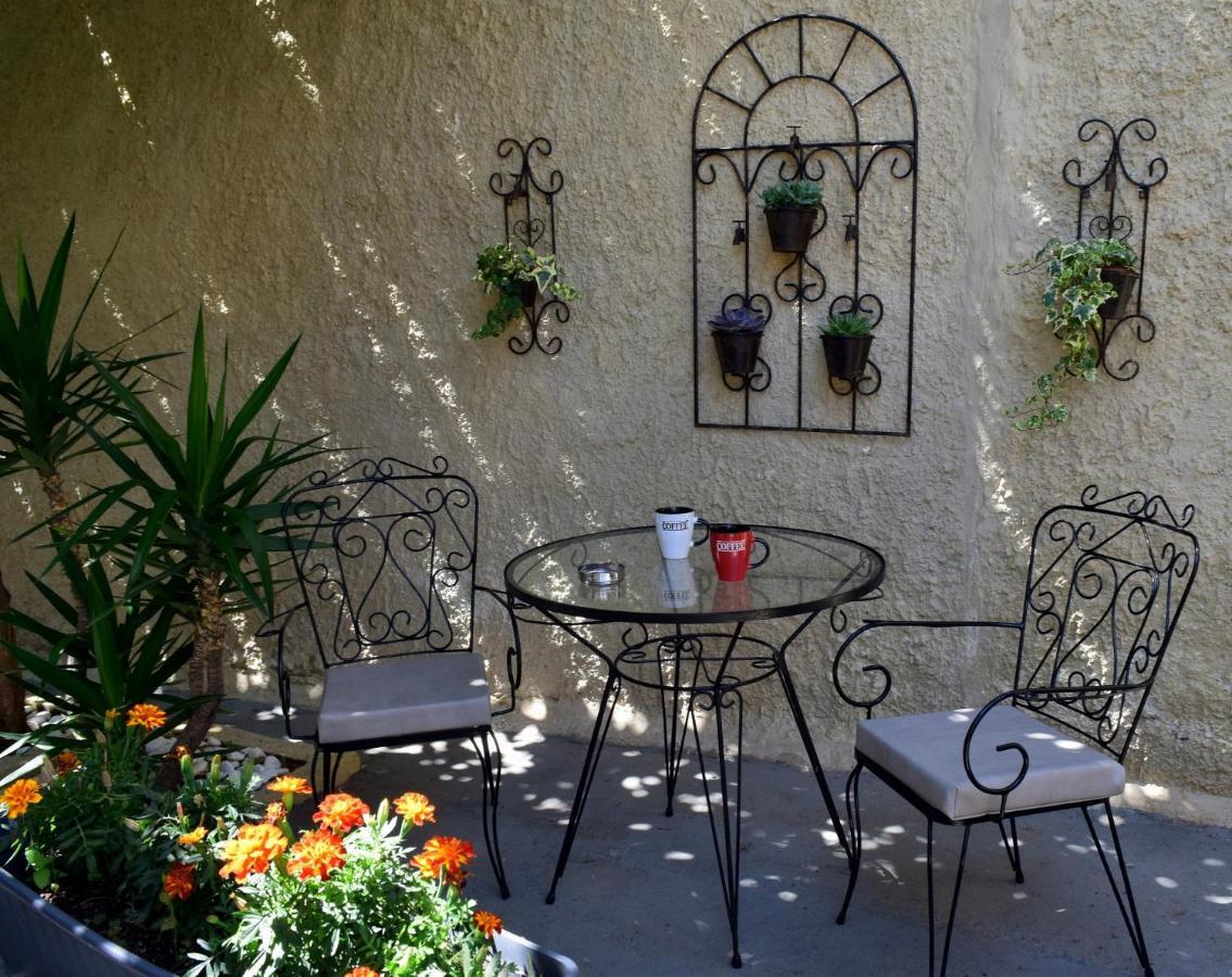 House Inside Garden Apartment Volos Luaran gambar